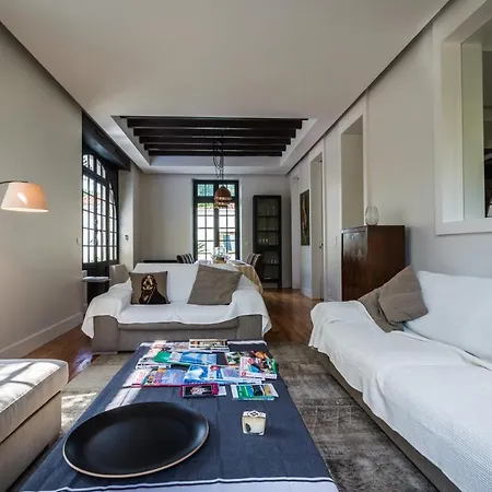 Sleeps 10 Pool Wifi * Biarritz