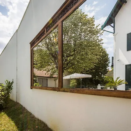 Sleeps 10 Pool Wifi Biarritz