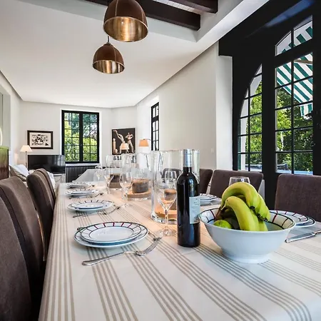 Villa Sleeps 10 Pool Wifi Biarritz