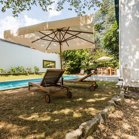 Sleeps 10 Pool Wifi Biarritz